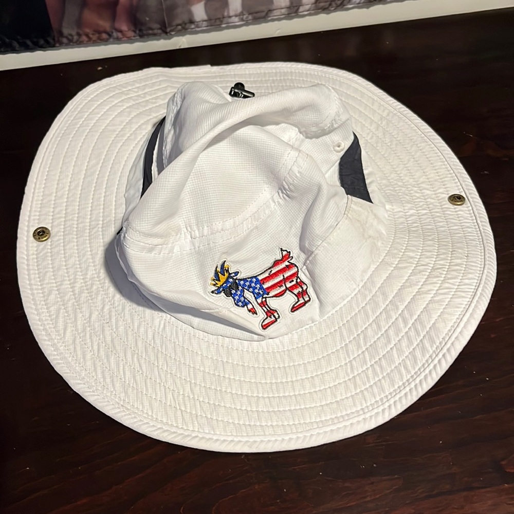 Goat lax hat